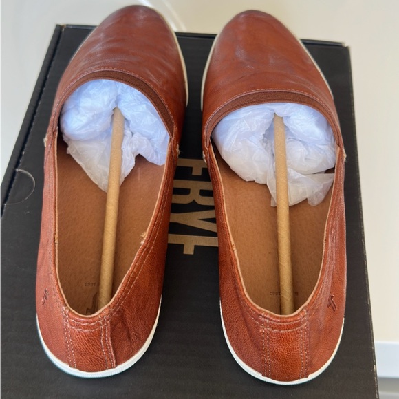 Frye Melanie Slip-on Shoe - Picture 5 of 8